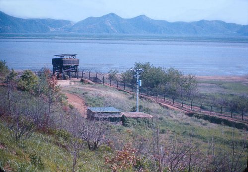 Kore DMZ Fence Imjin River
